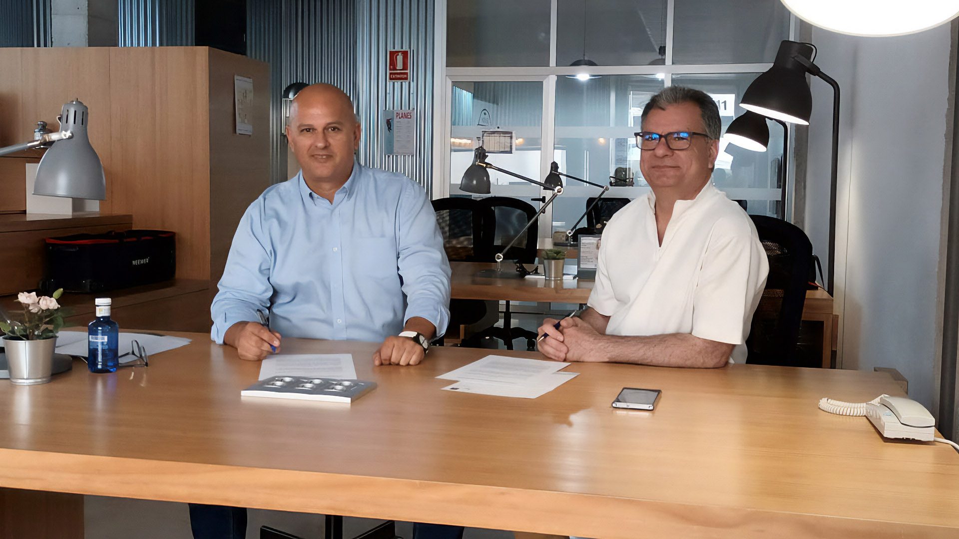 Firmado acuerdo de colaboración entre APYMESPA, esperanza 11 | coworking san pedro y Volcando Ideas | Comunicación